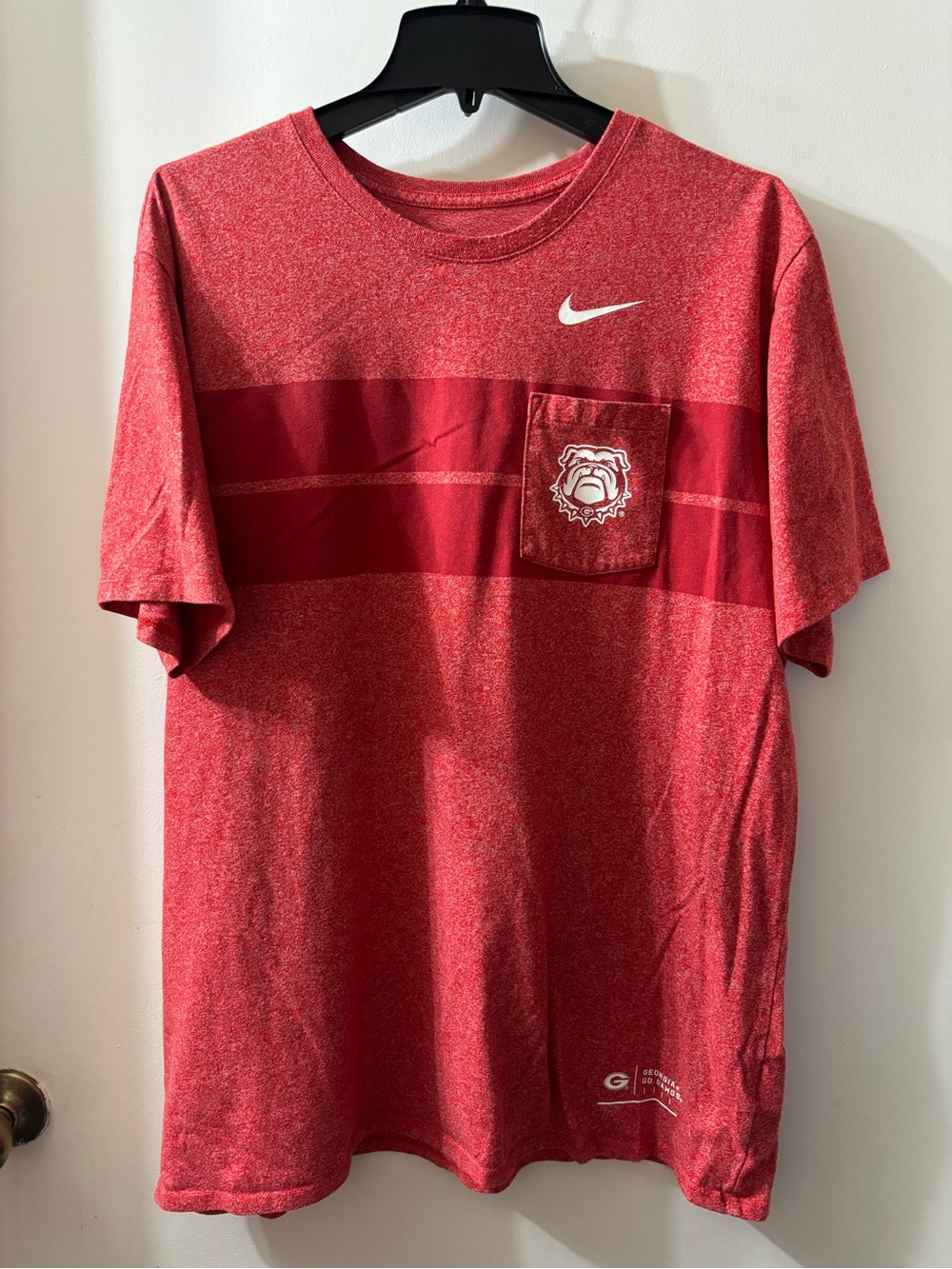Men's Nike Red Georgia Bulldogs Marled Pocket T-Shirt.
